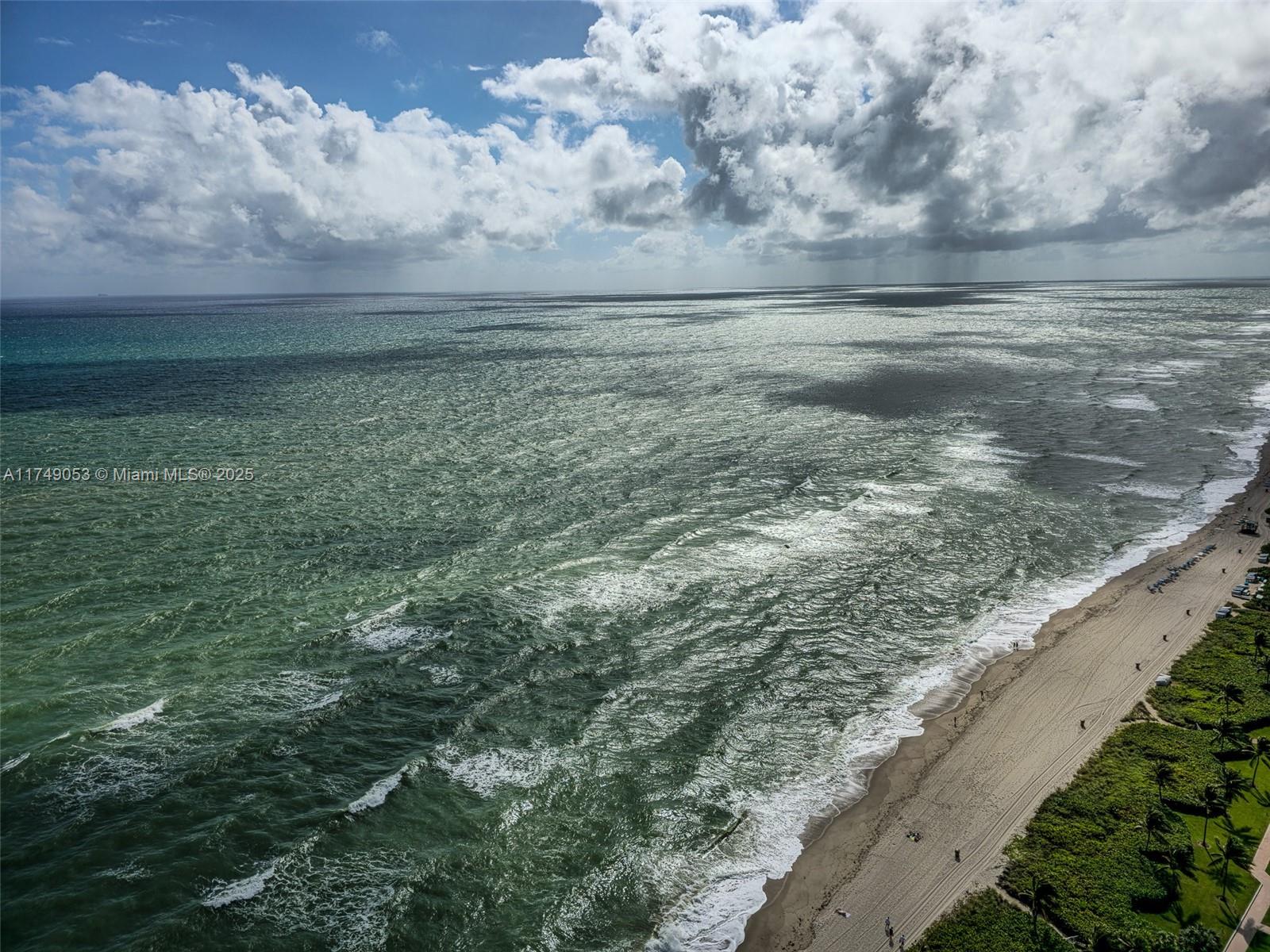 LA PERLA CONDO - Residential Lease