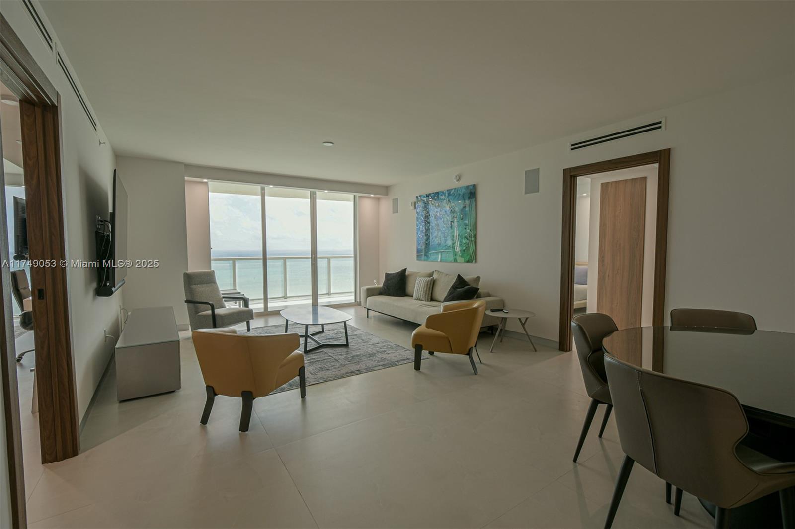 LA PERLA CONDO - Residential Lease