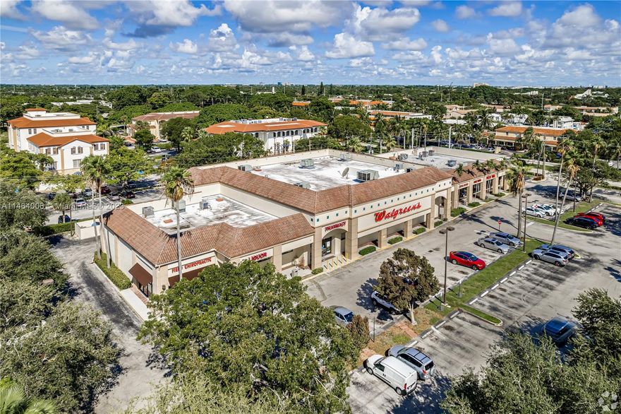 •Walgreens anchored shopping center totaling 26,840 SF
•Parking ratio of 5/1,000 SF
•Located across from Fresh Market
•Excellent frontage
•Two blocks from Federal Highway and downtown Boca Raton