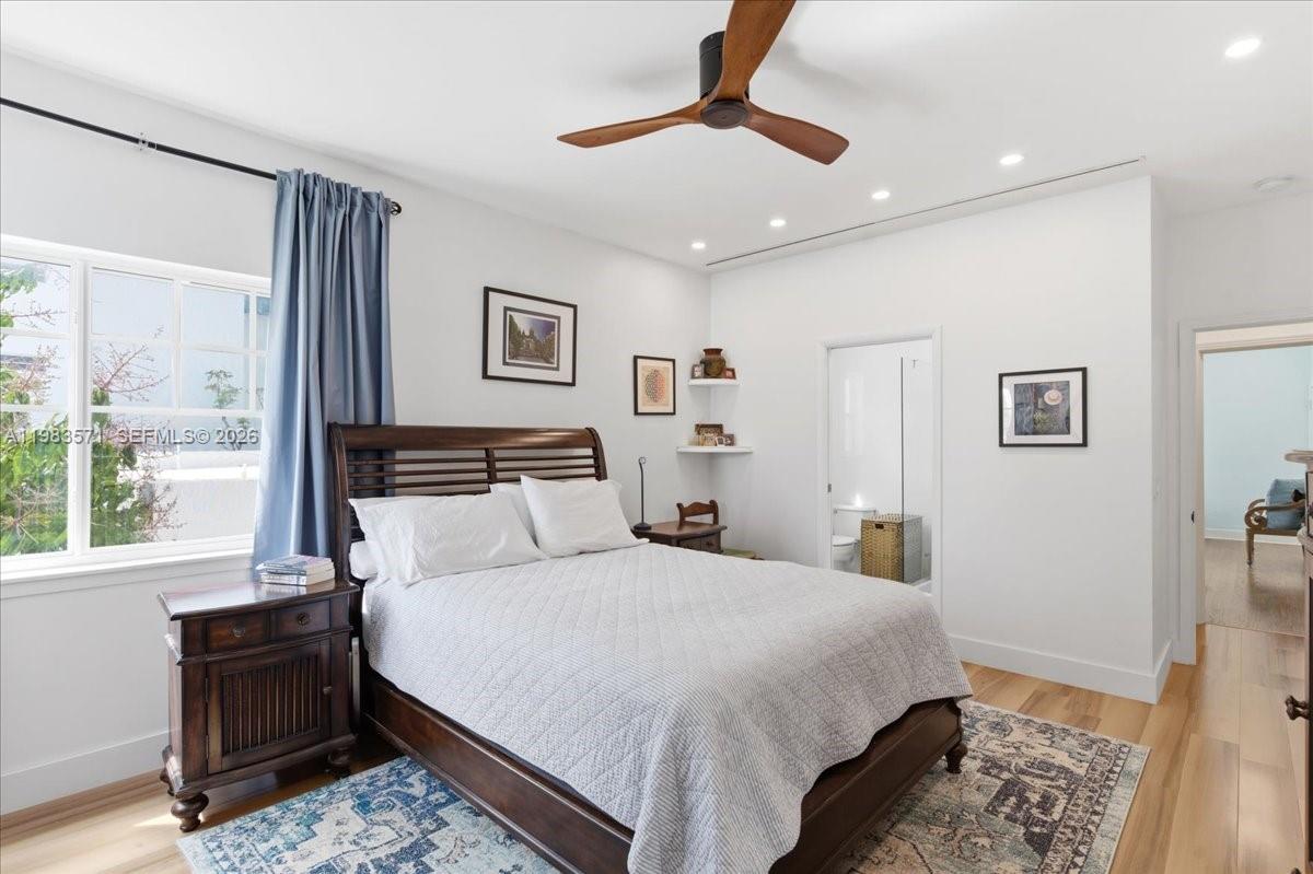 THE PINES AND THE PALMS C - Residential