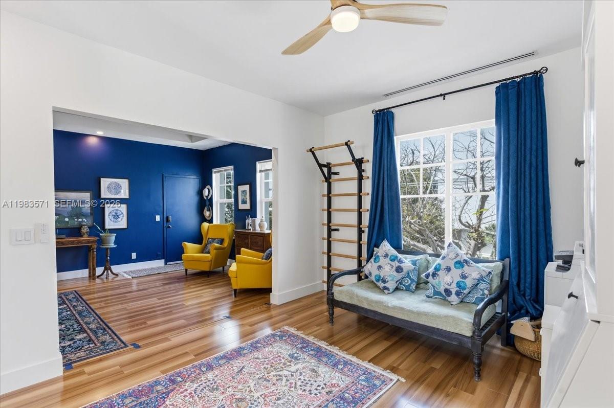 THE PINES AND THE PALMS C - Residential