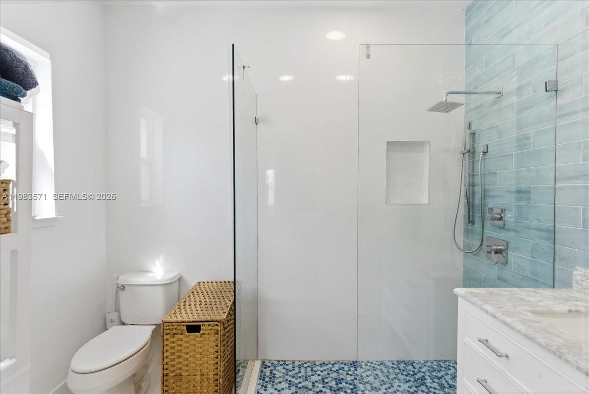 THE PINES AND THE PALMS C - Residential