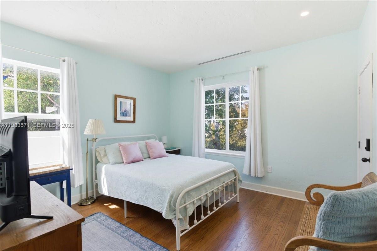 THE PINES AND THE PALMS C - Residential