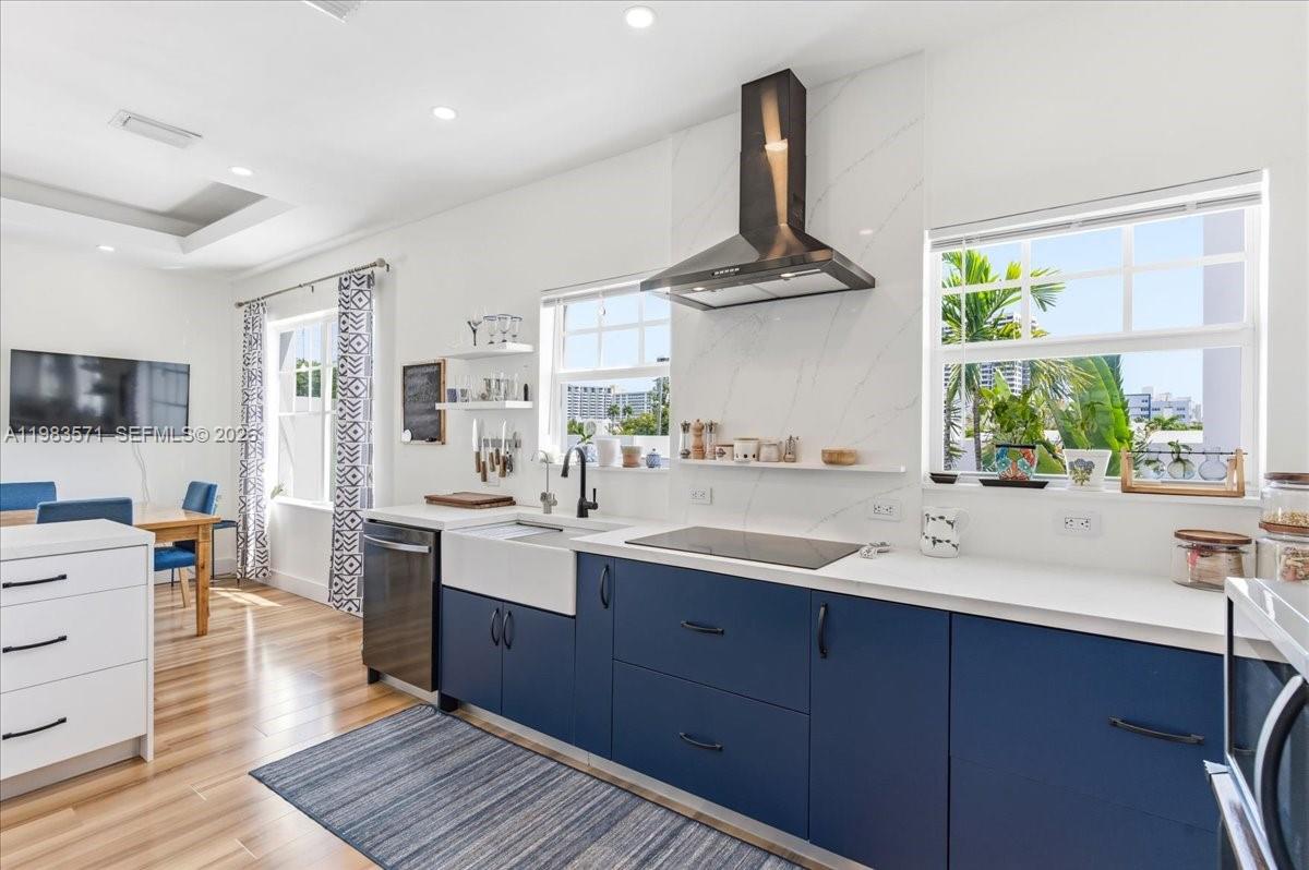 THE PINES AND THE PALMS C - Residential