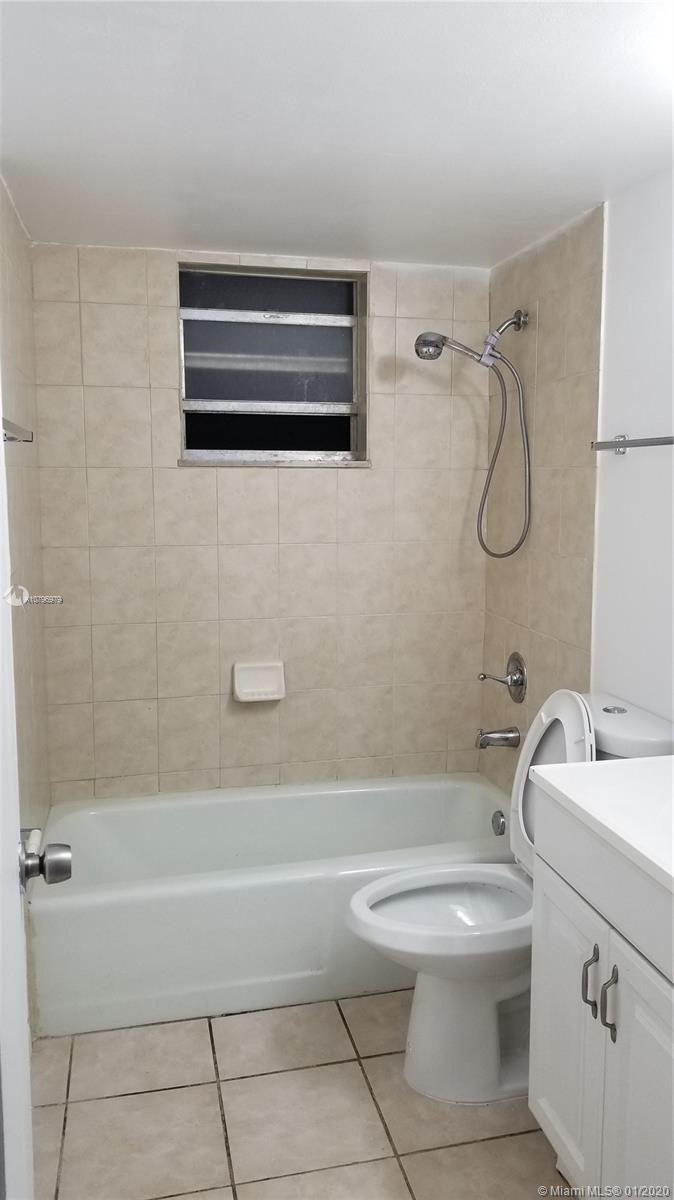 PARKSIDE TOWERS CONDO - Residential Lease