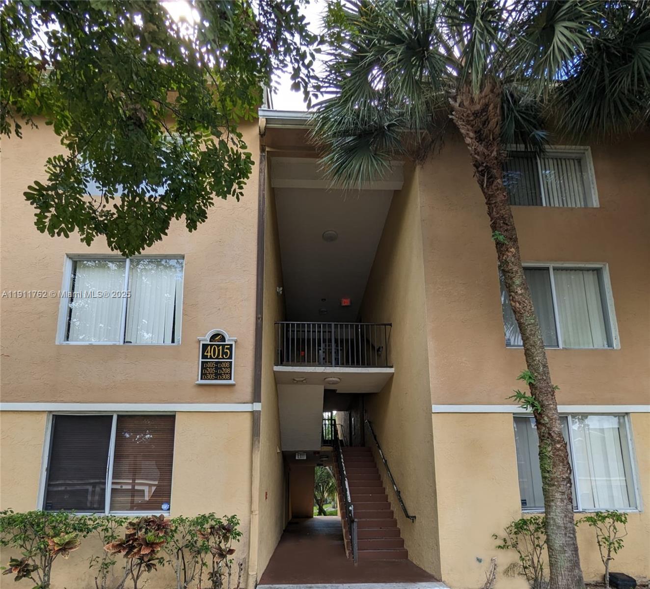 WINDWARD LAKES CONDO - Residential Lease