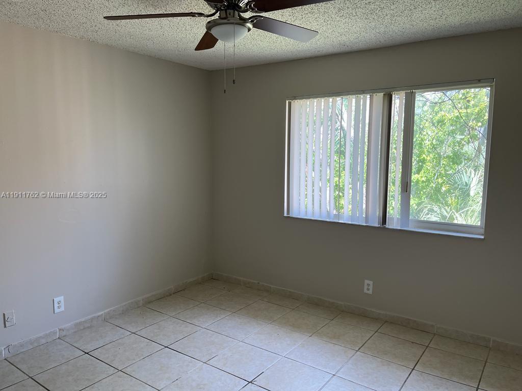 WINDWARD LAKES CONDO - Residential Lease