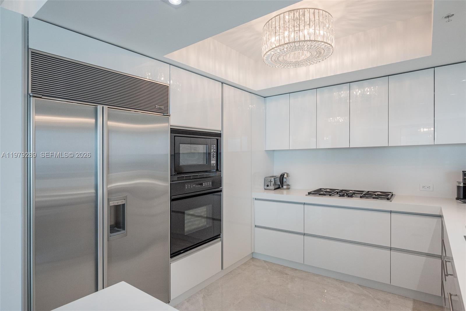 DIPLOMAT OCEANFRONT RESID - Residential Lease