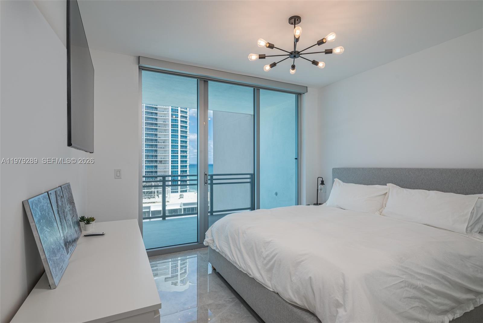 DIPLOMAT OCEANFRONT RESID - Residential Lease