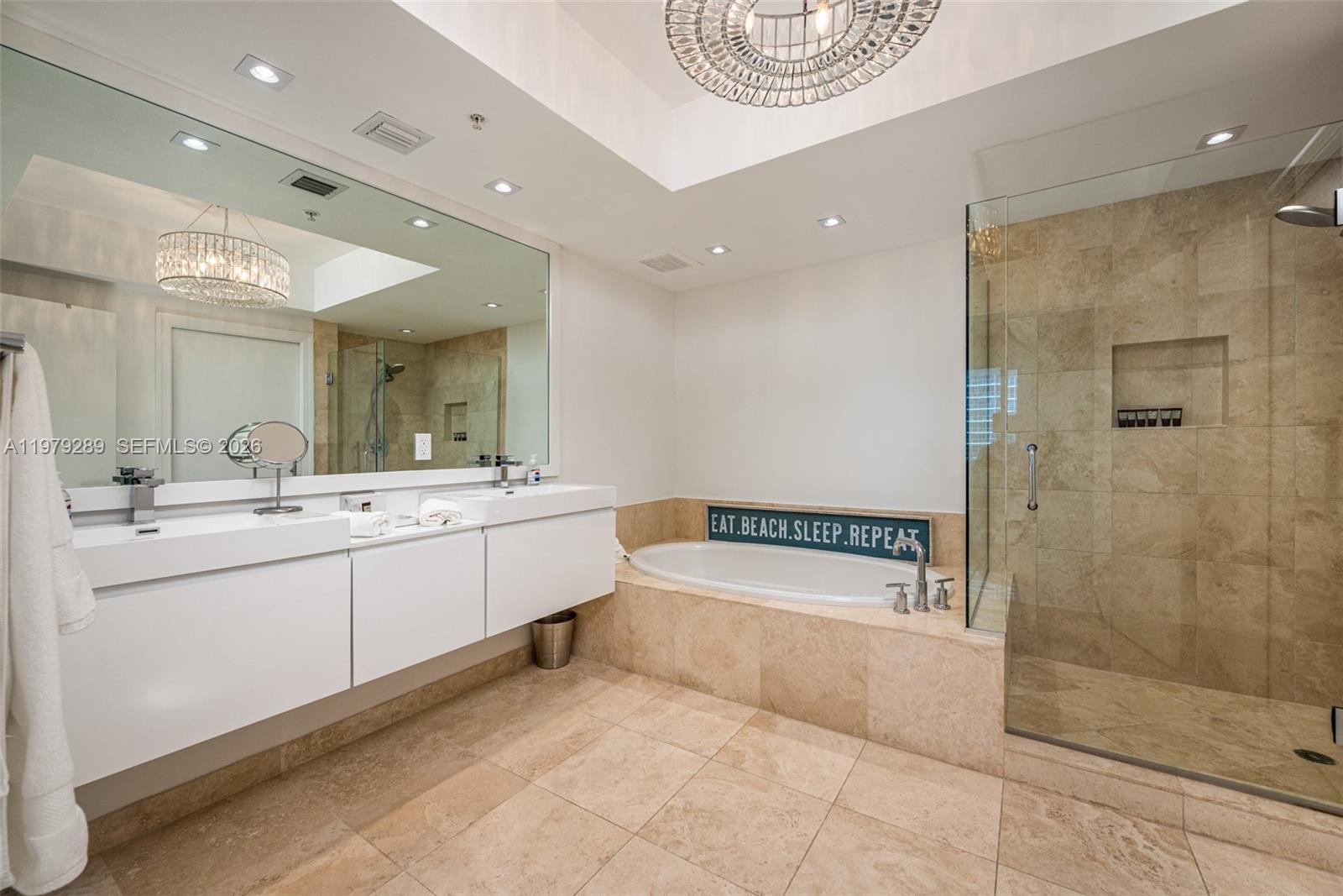 DIPLOMAT OCEANFRONT RESID - Residential Lease