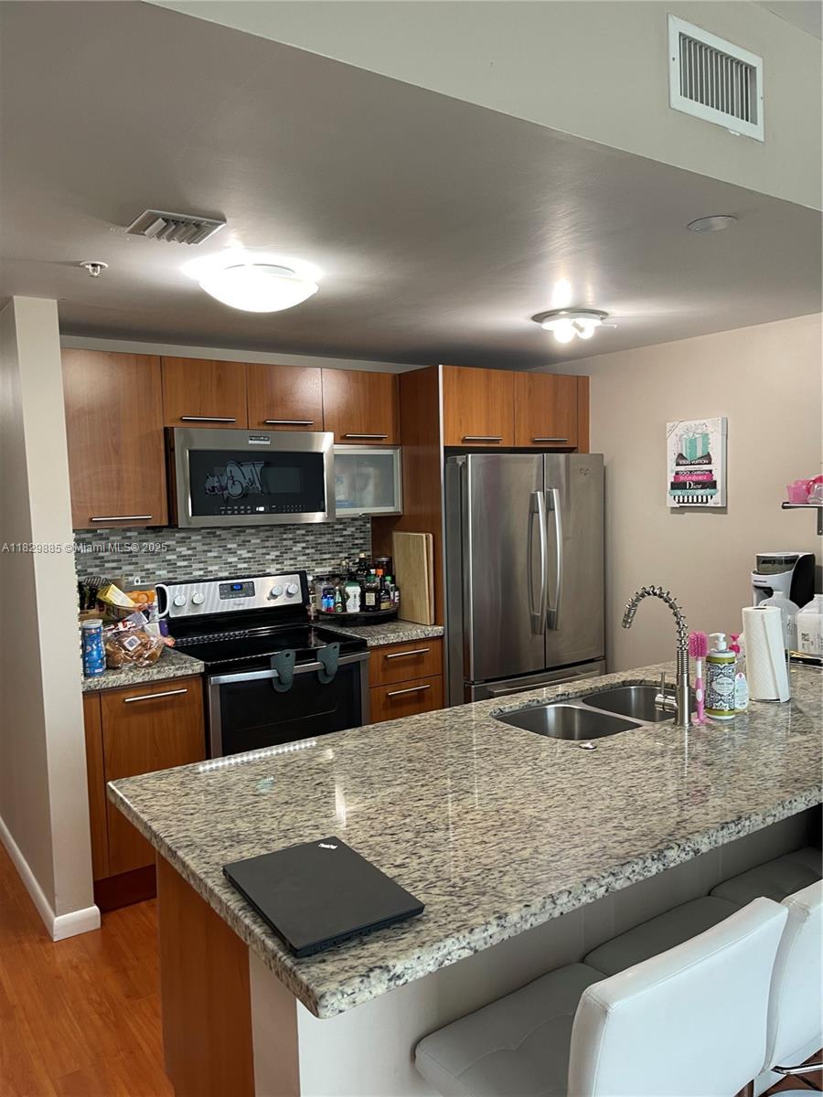 3000 NE 188th St 706