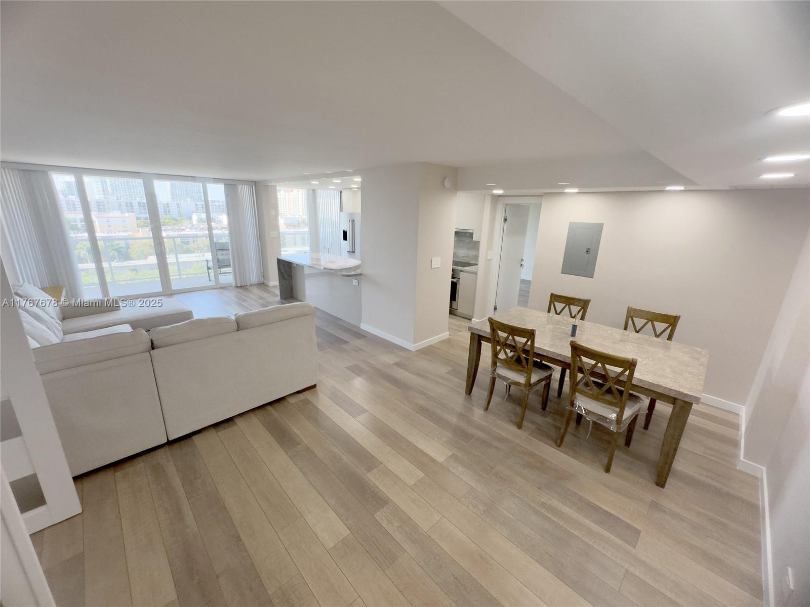 WINSTON TOWER 300 CONDO - Residential