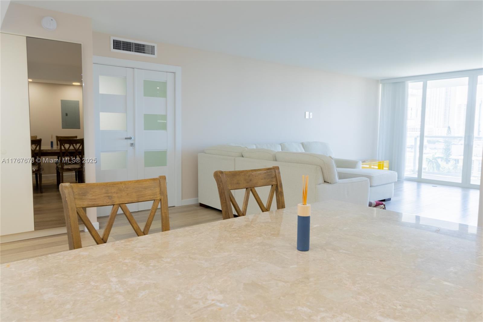 WINSTON TOWER 300 CONDO - Residential