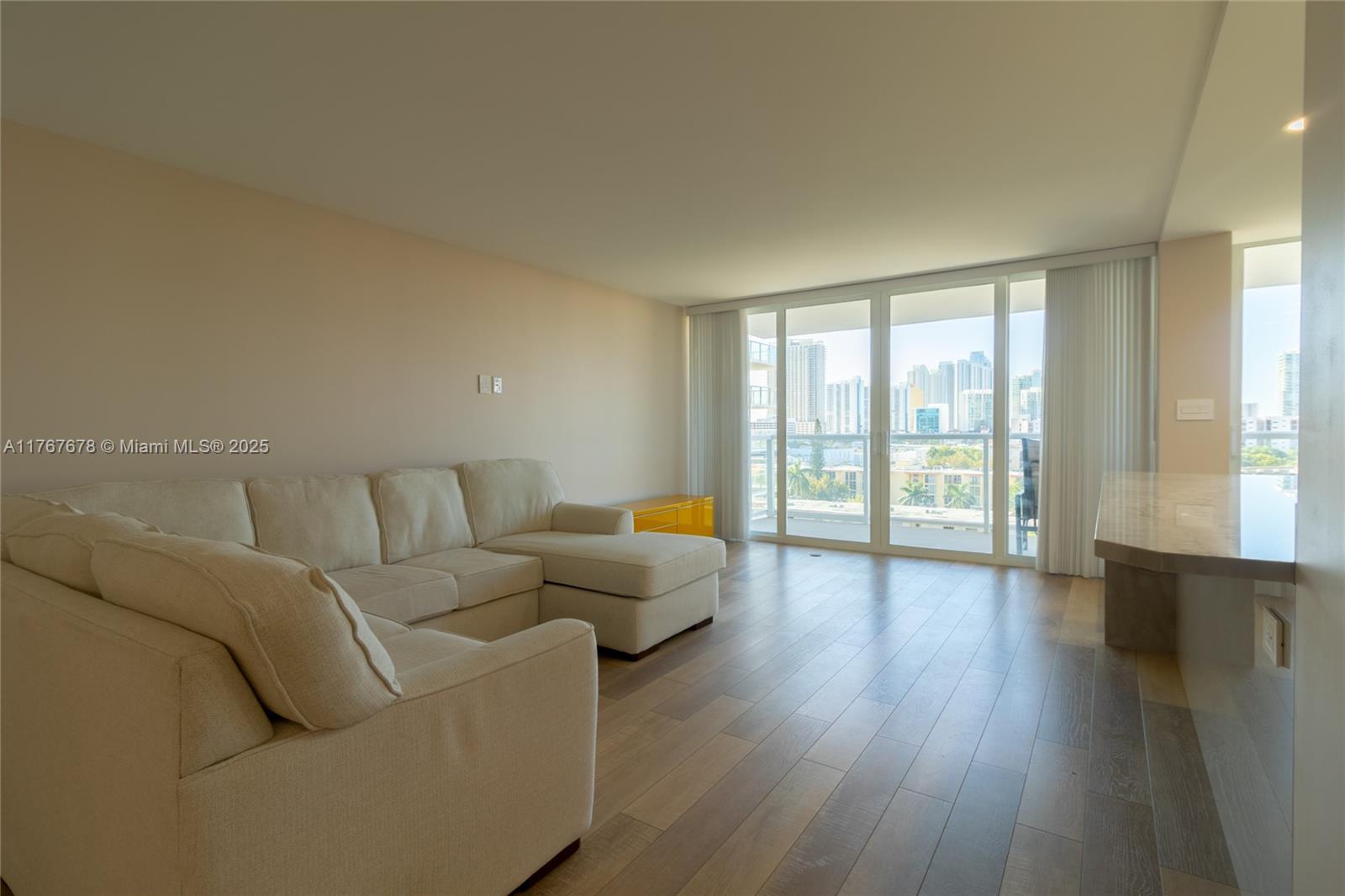 WINSTON TOWER 300 CONDO - Residential