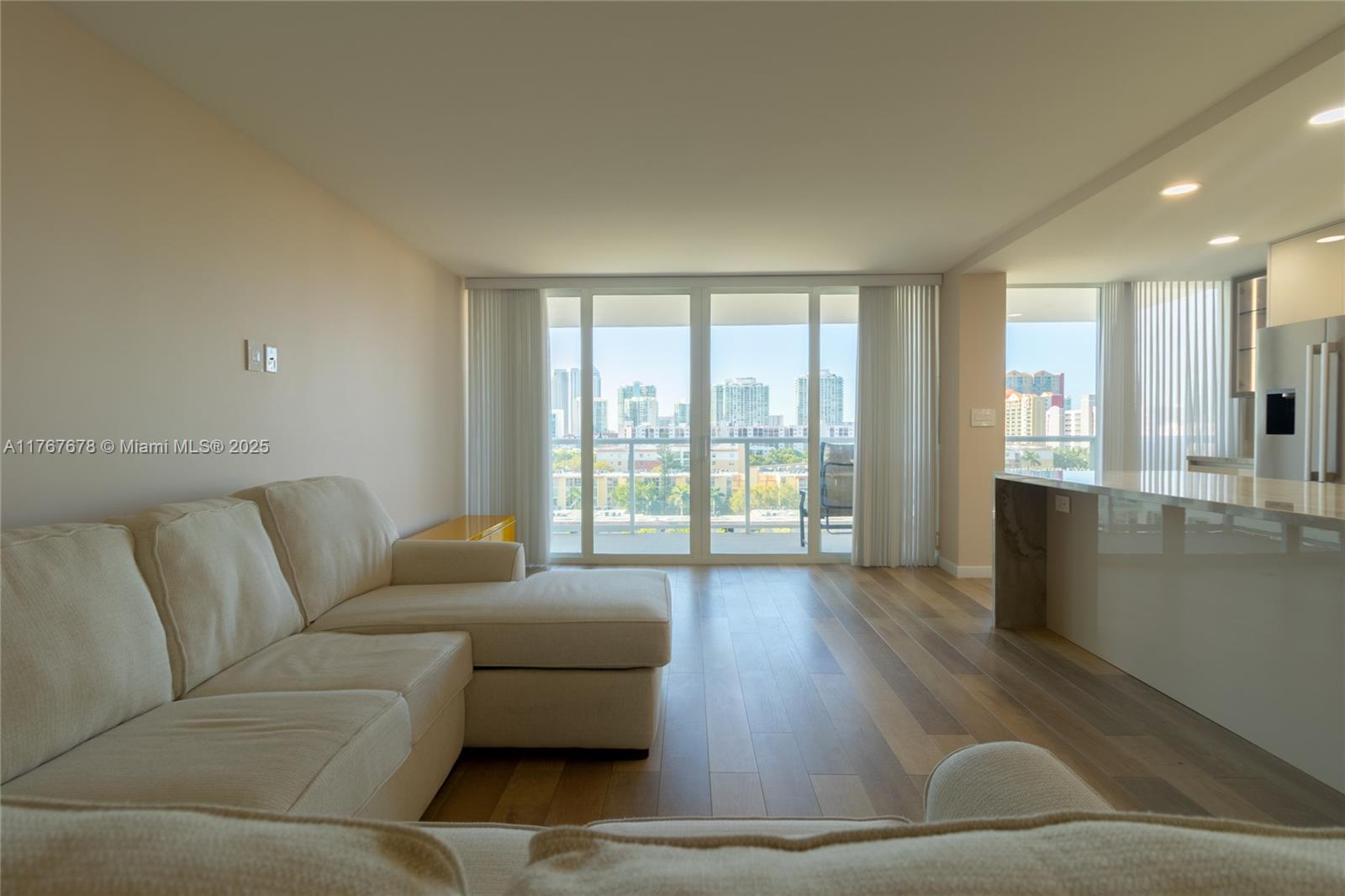 WINSTON TOWER 300 CONDO - Residential