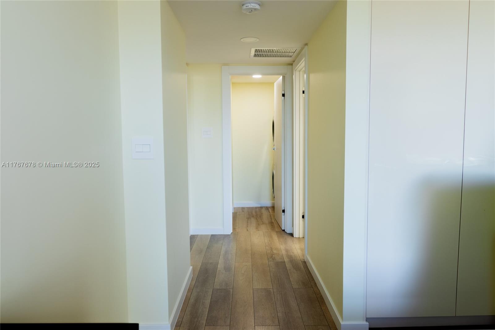 WINSTON TOWER 300 CONDO - Residential