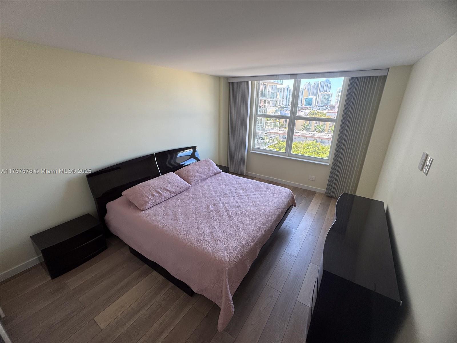 WINSTON TOWER 300 CONDO - Residential