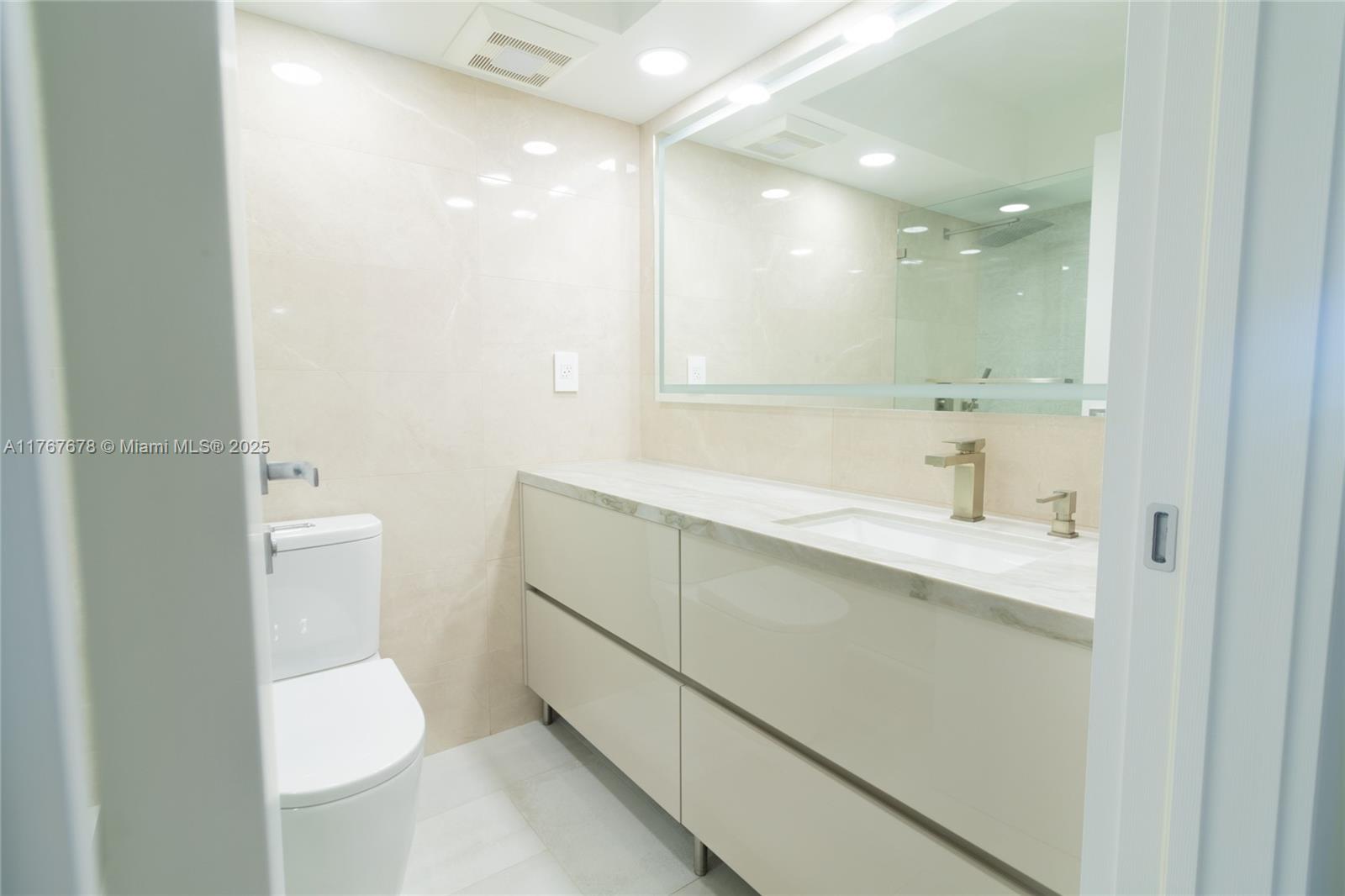 WINSTON TOWER 300 CONDO - Residential