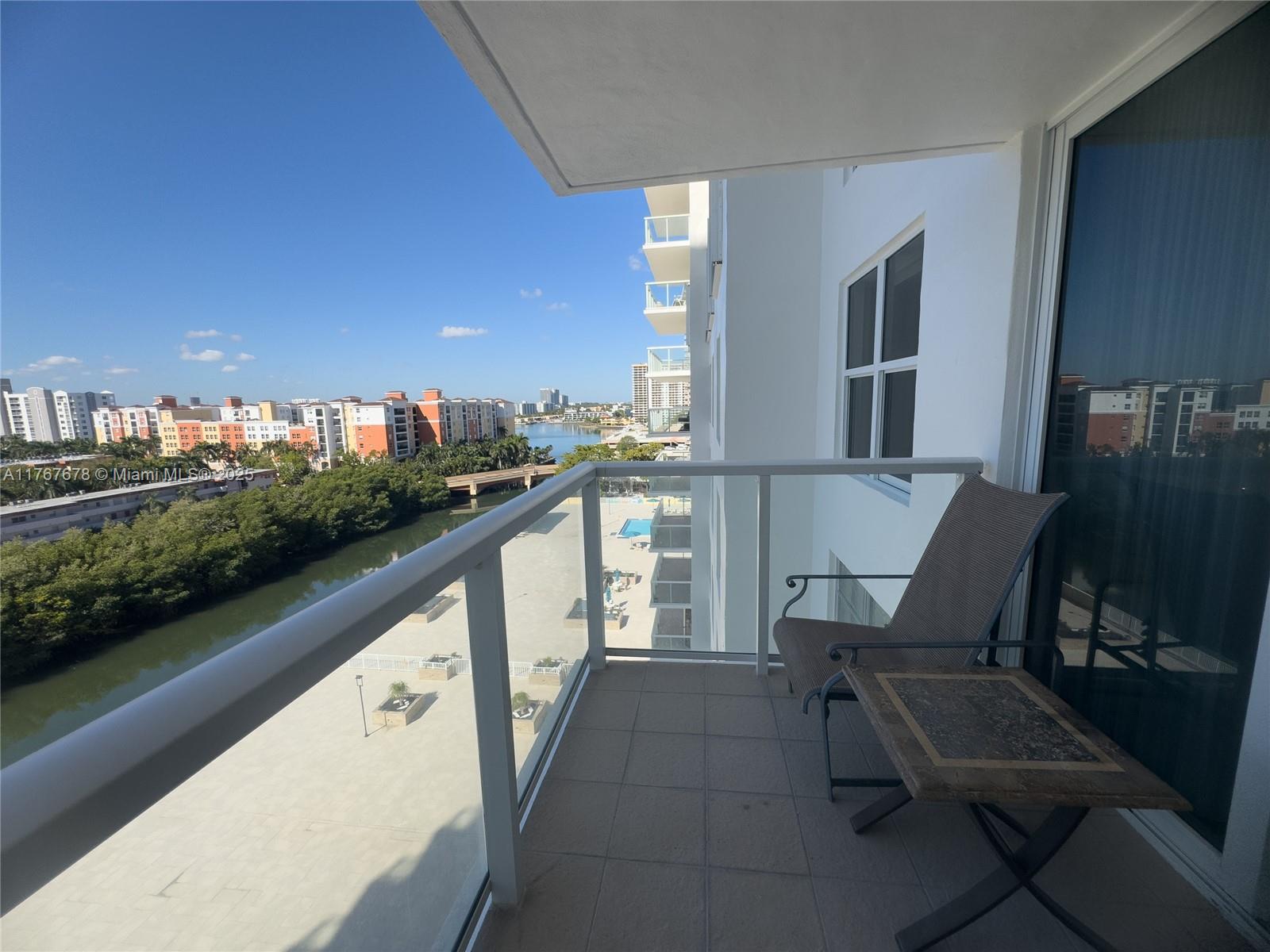 WINSTON TOWER 300 CONDO - Residential