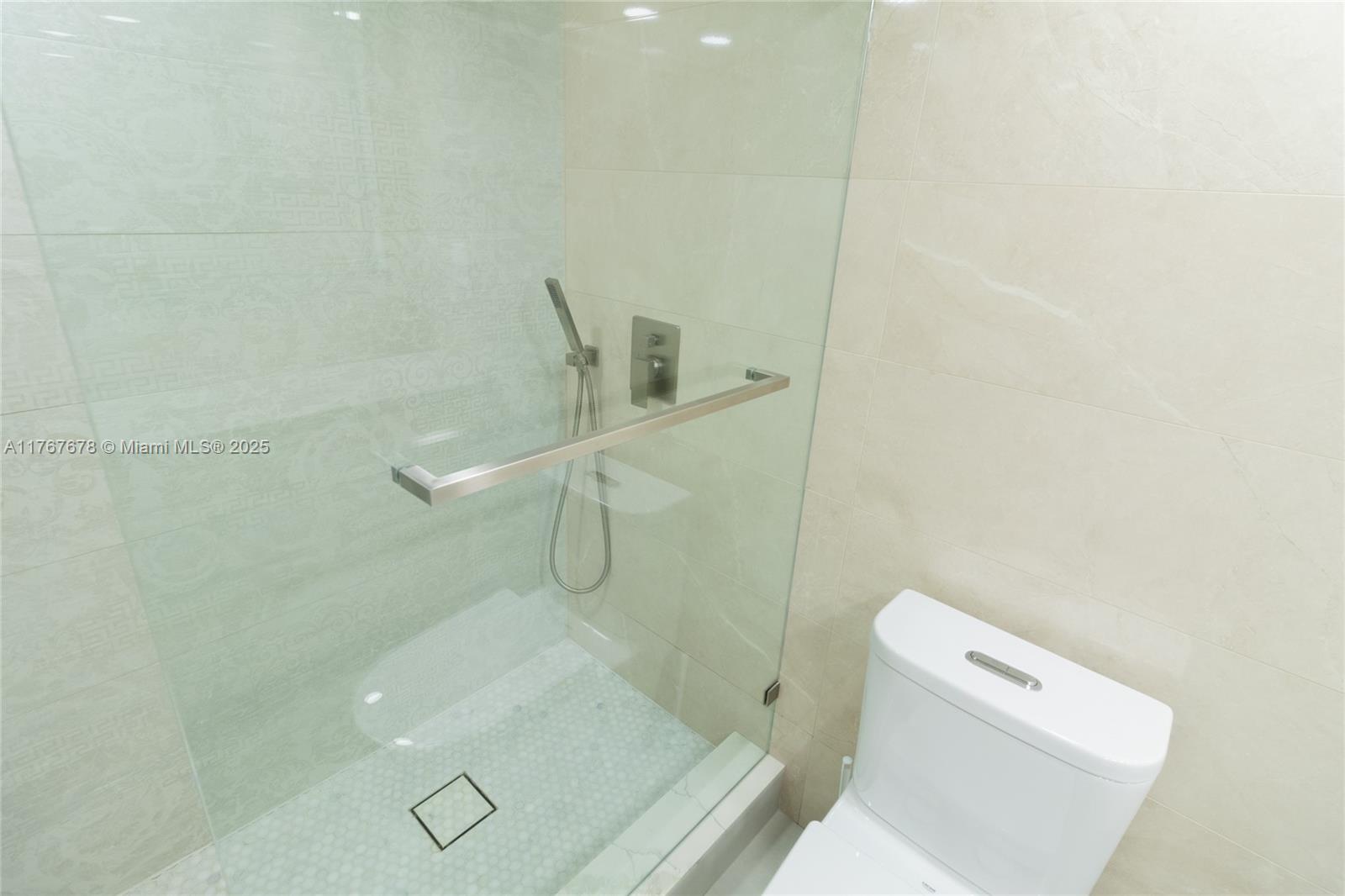 WINSTON TOWER 300 CONDO - Residential