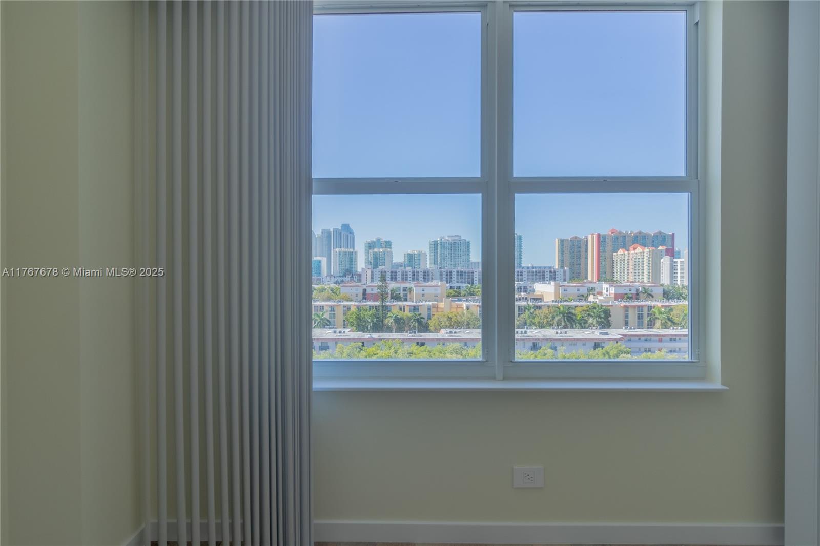 WINSTON TOWER 300 CONDO - Residential