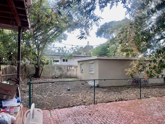 TAMIAMI TRAIL PARK - Residential