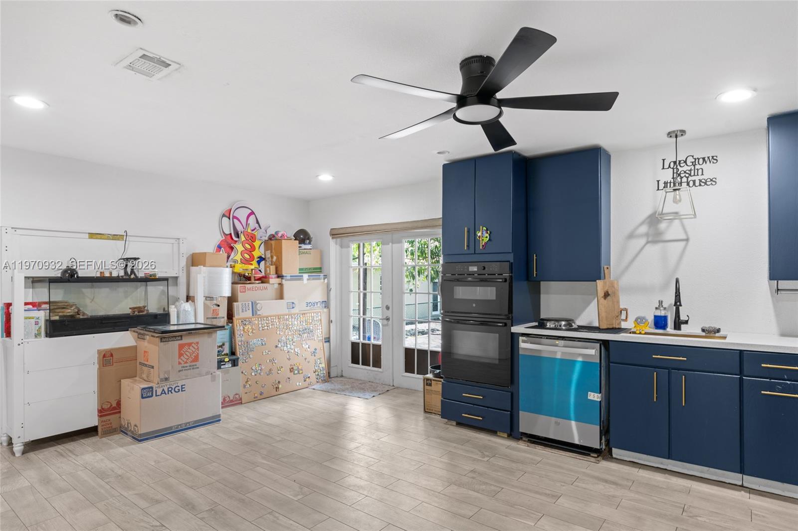 TAMIAMI TRAIL PARK - Residential