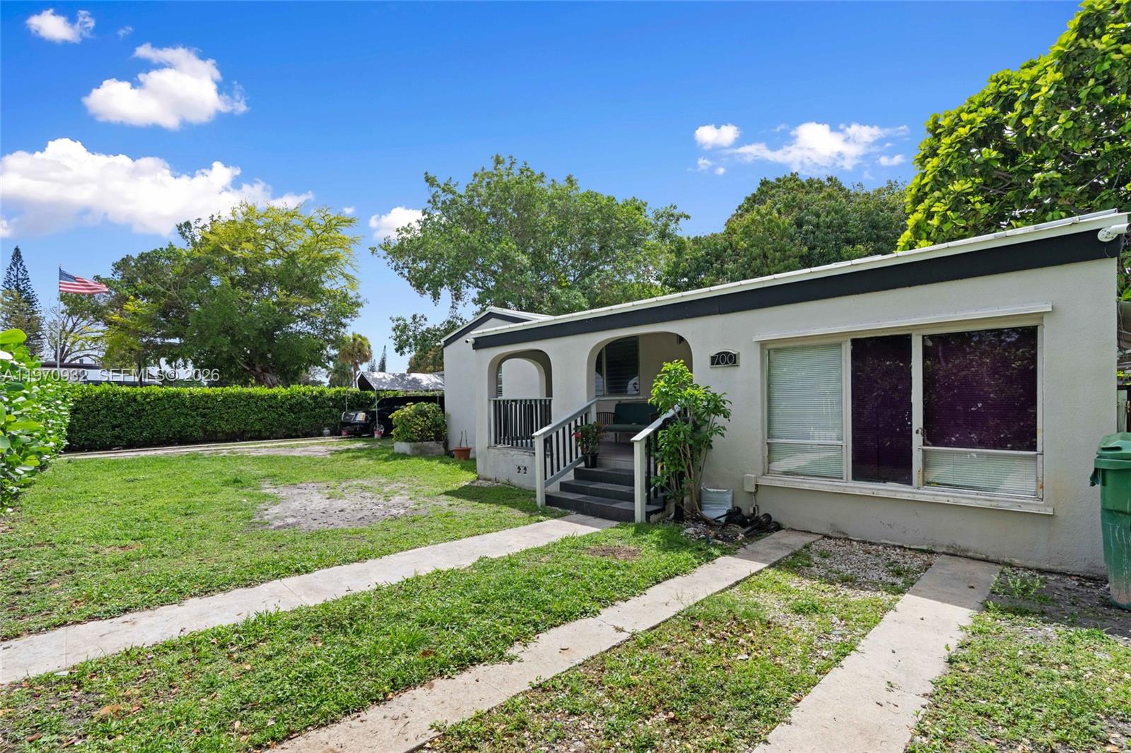 TAMIAMI TRAIL PARK - Residential