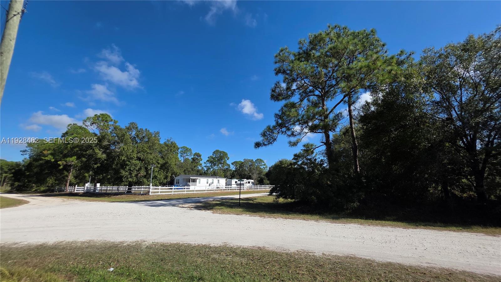 THE WOODLAND S/D - Land