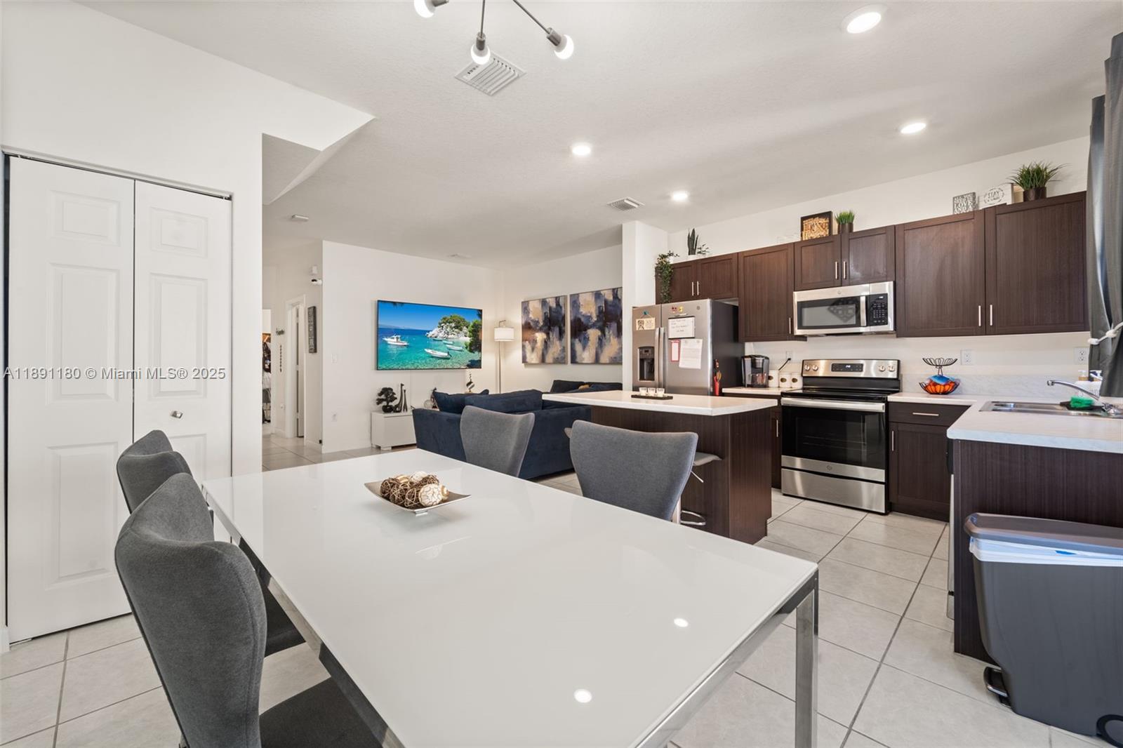 AQUABELLA SECTION TWO - Residential