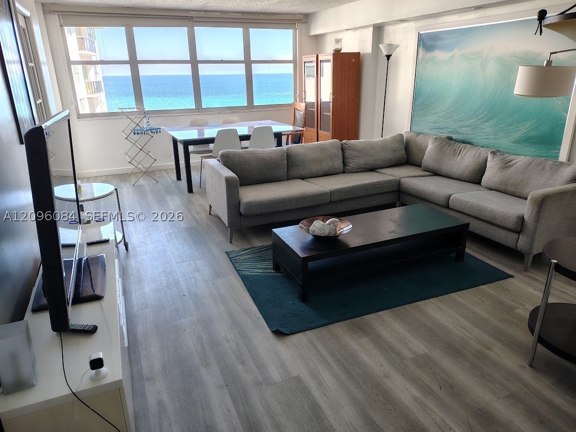 6039 Collins Ave 1710