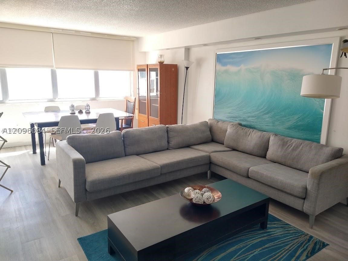 6039 Collins Ave 1710, Miami Beach, FL, 33140/$639,000 4 6039 Collins Ave 1710