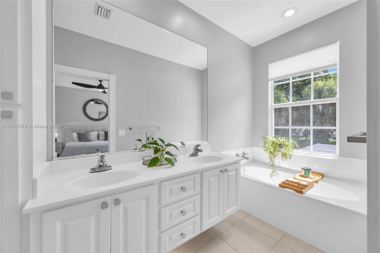 CATALINA LAKES - Residential Lease