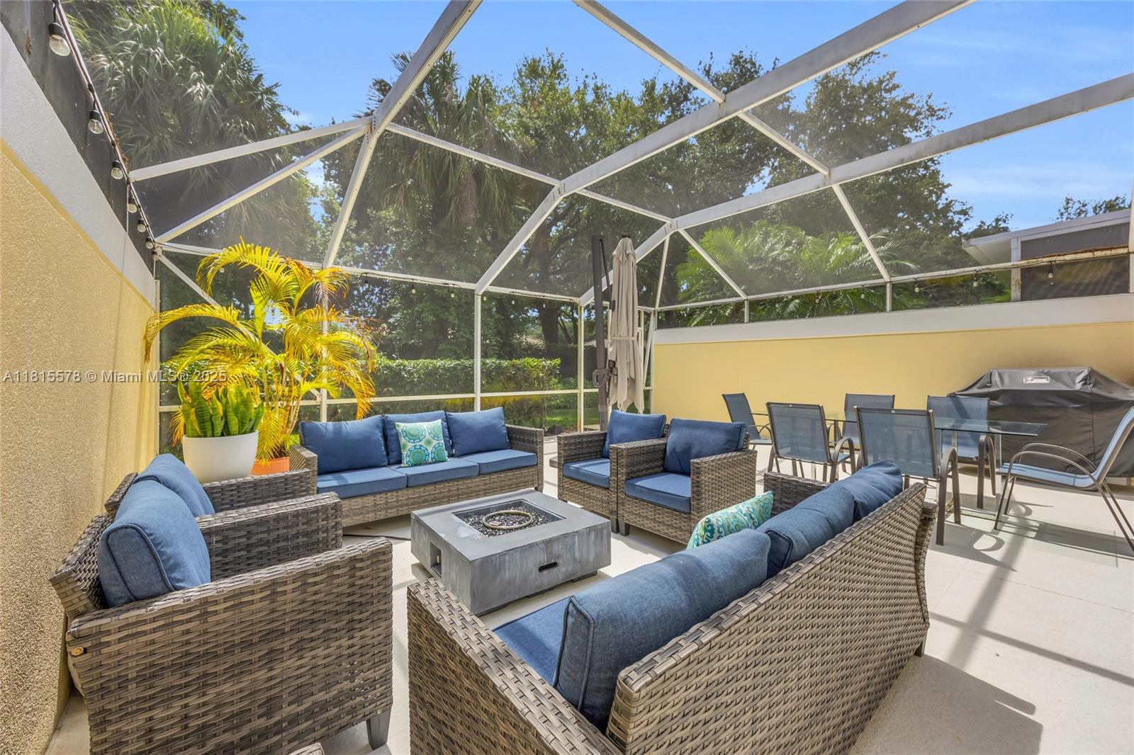 CATALINA LAKES - Residential Lease