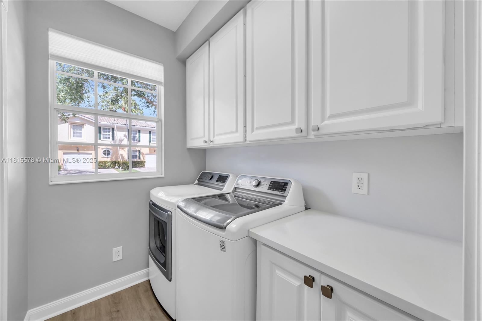 CATALINA LAKES - Residential Lease