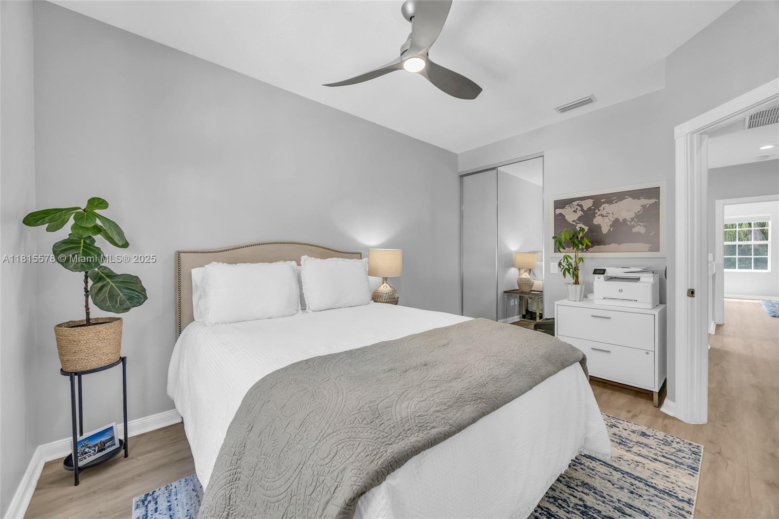 CATALINA LAKES - Residential Lease