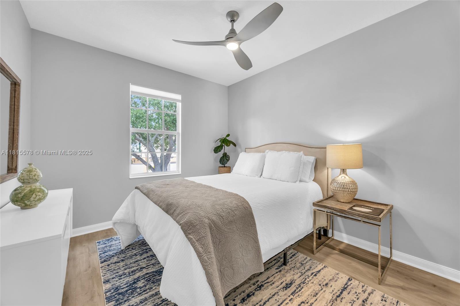 CATALINA LAKES - Residential Lease
