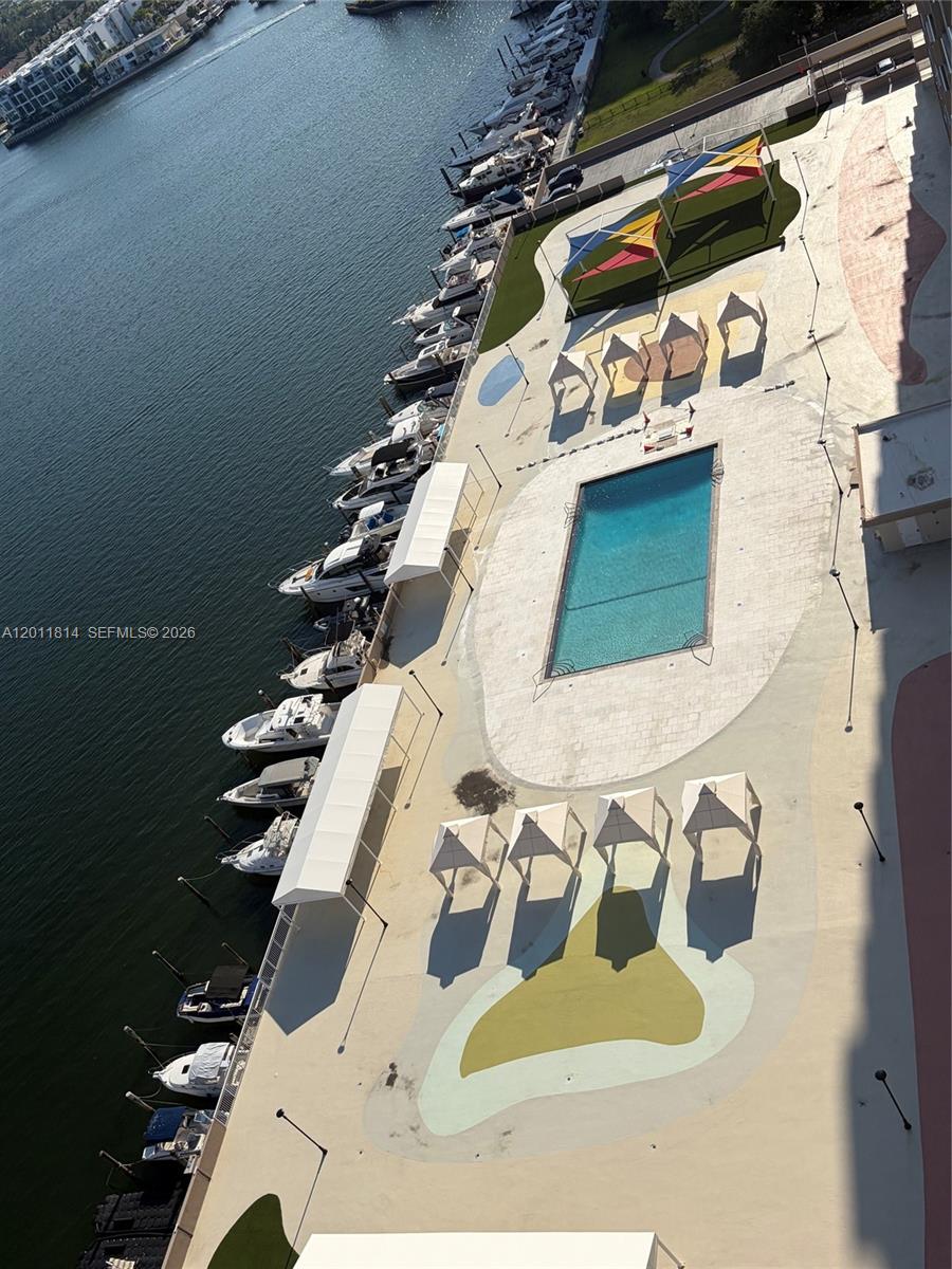 WINSTON TOWERS 100 CONDO - Residential