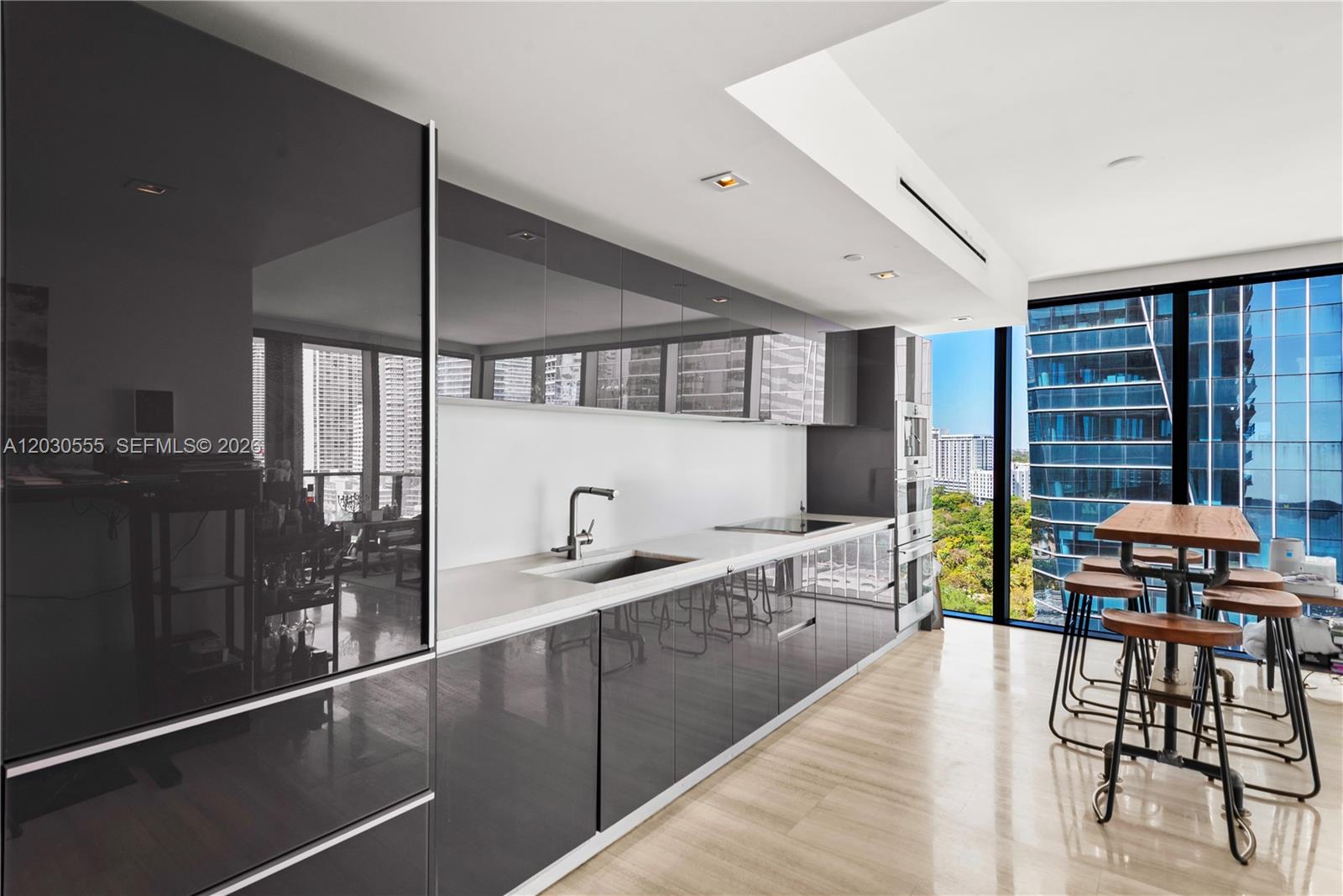 1451 Brickell Ave 1706