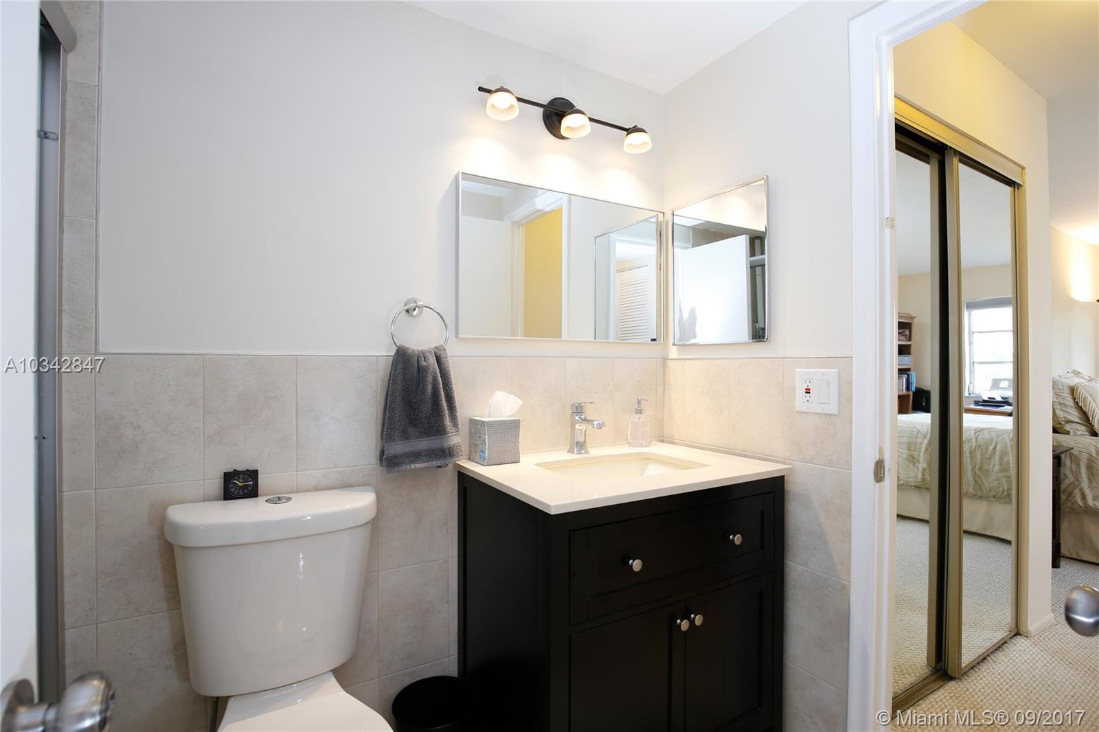 VILLAGE OF KINGS CREEK CO - Residential Lease