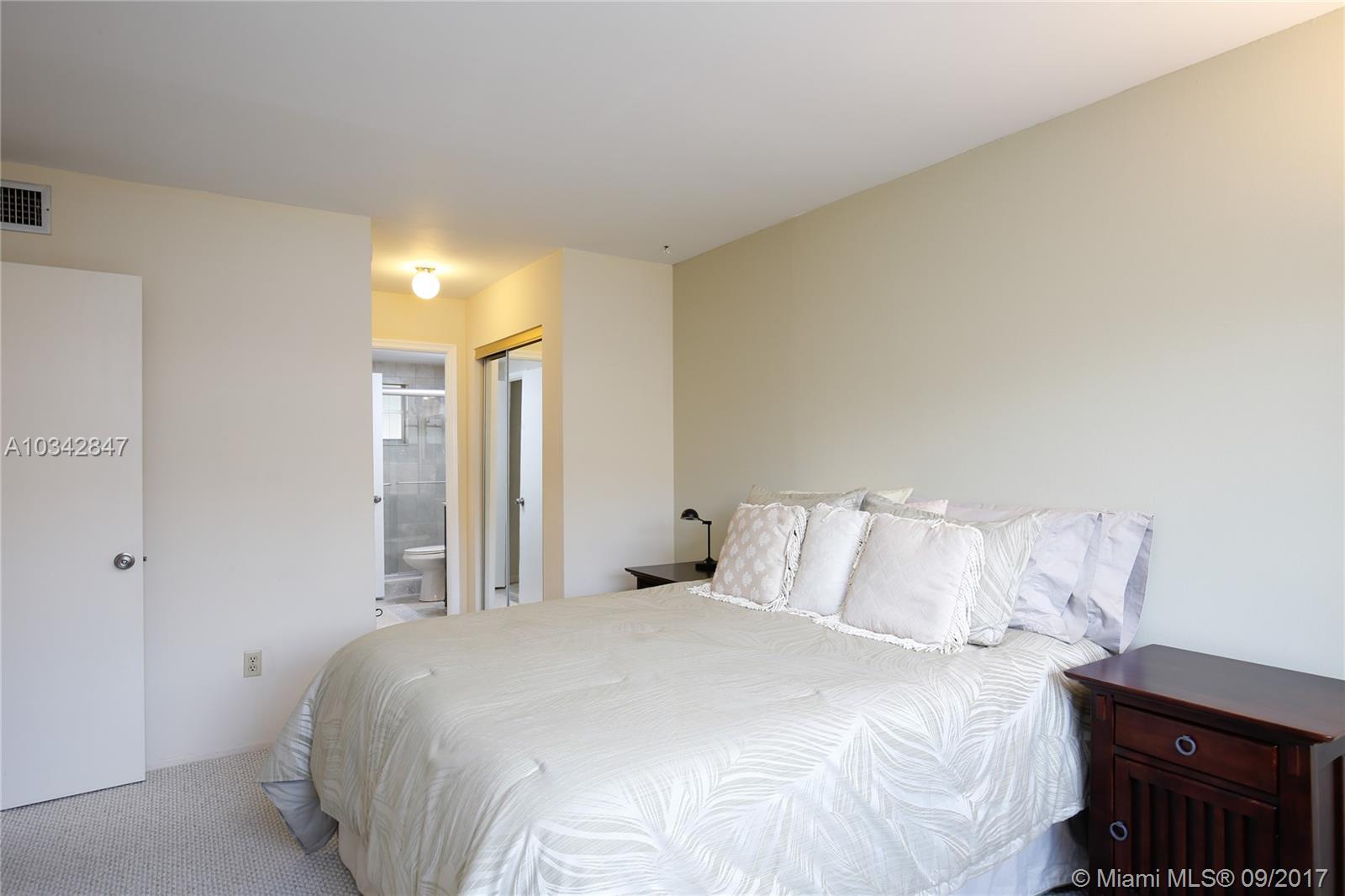 VILLAGE OF KINGS CREEK CO - Residential Lease