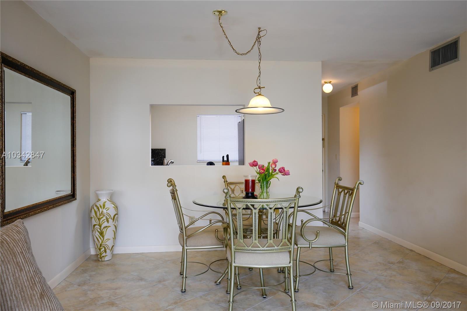 VILLAGE OF KINGS CREEK CO - Residential Lease