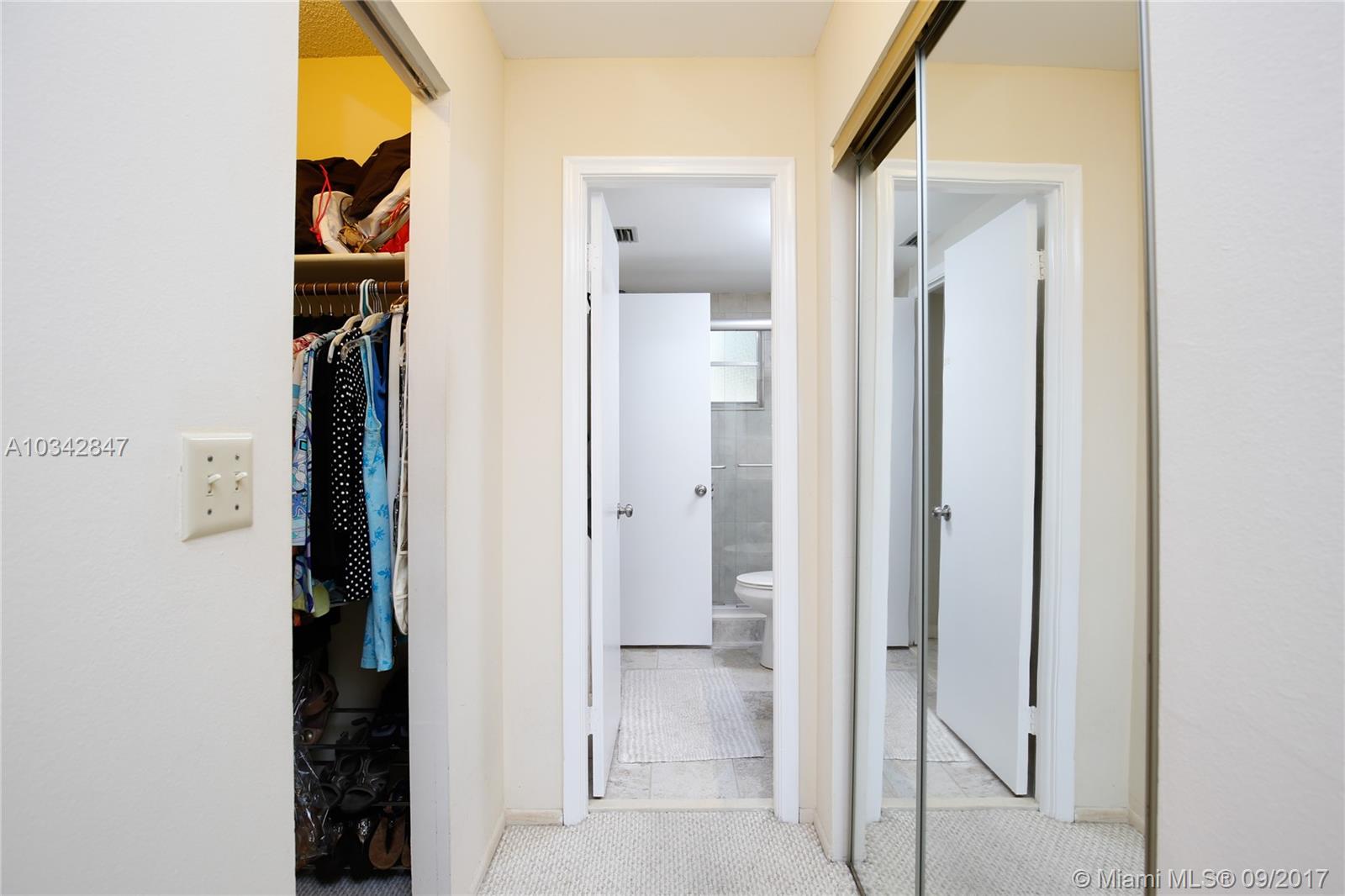 VILLAGE OF KINGS CREEK CO - Residential Lease