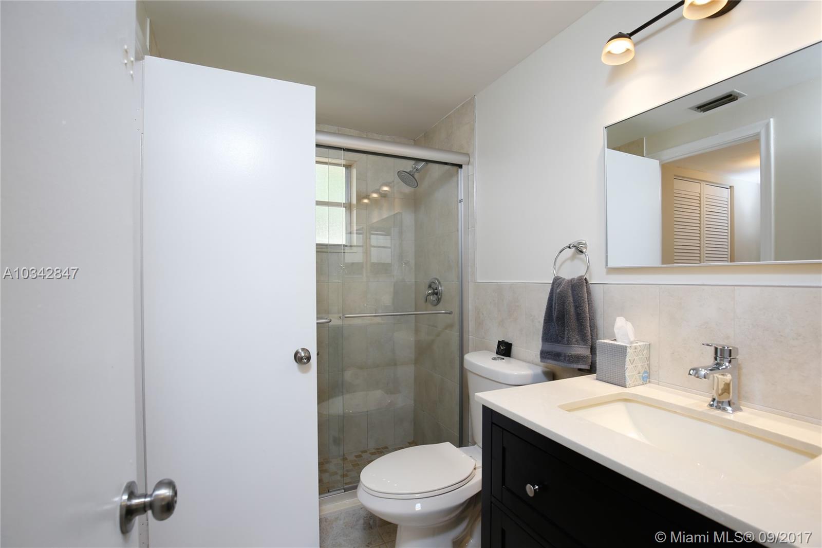 VILLAGE OF KINGS CREEK CO - Residential Lease