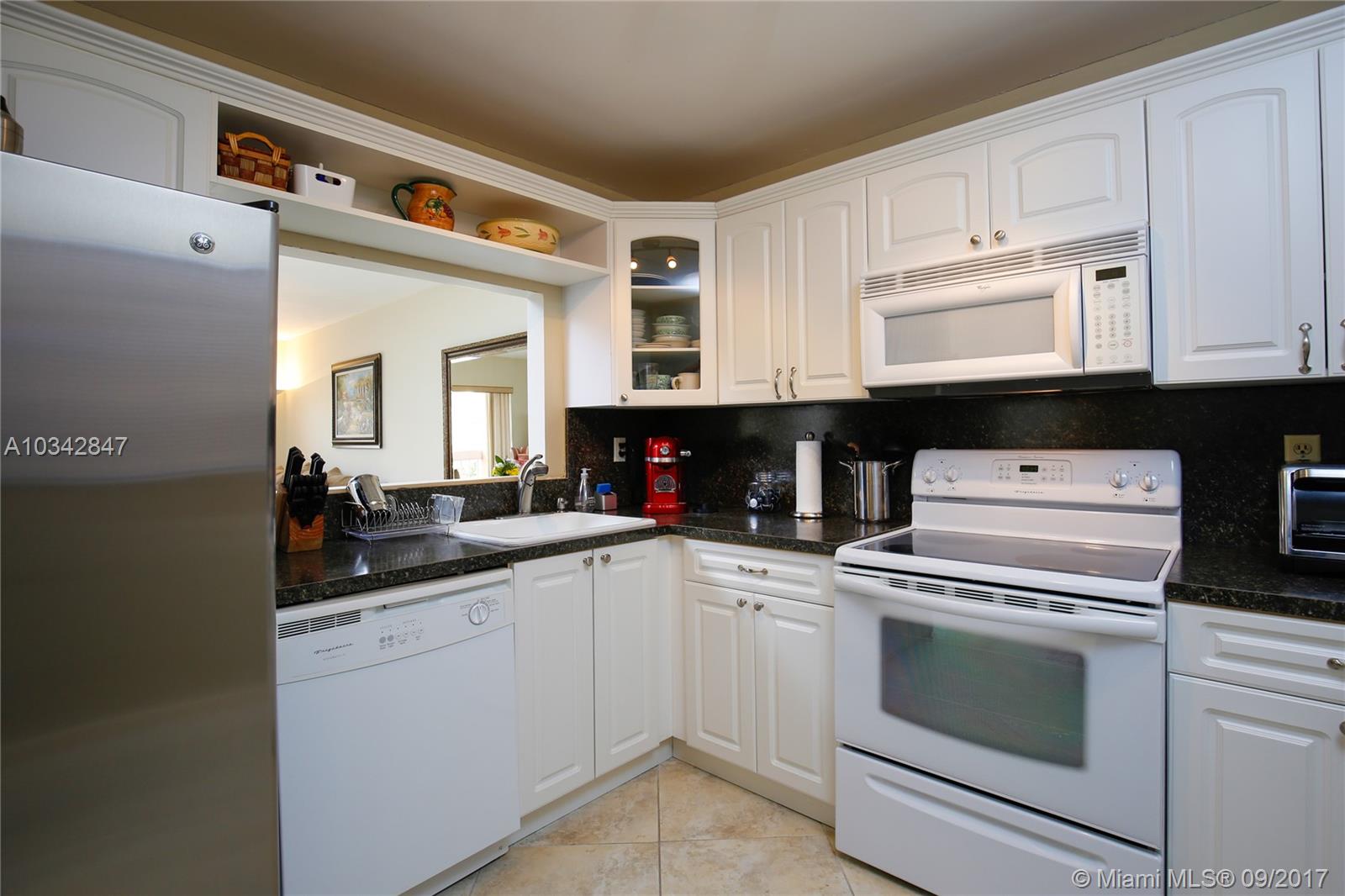 VILLAGE OF KINGS CREEK CO - Residential Lease