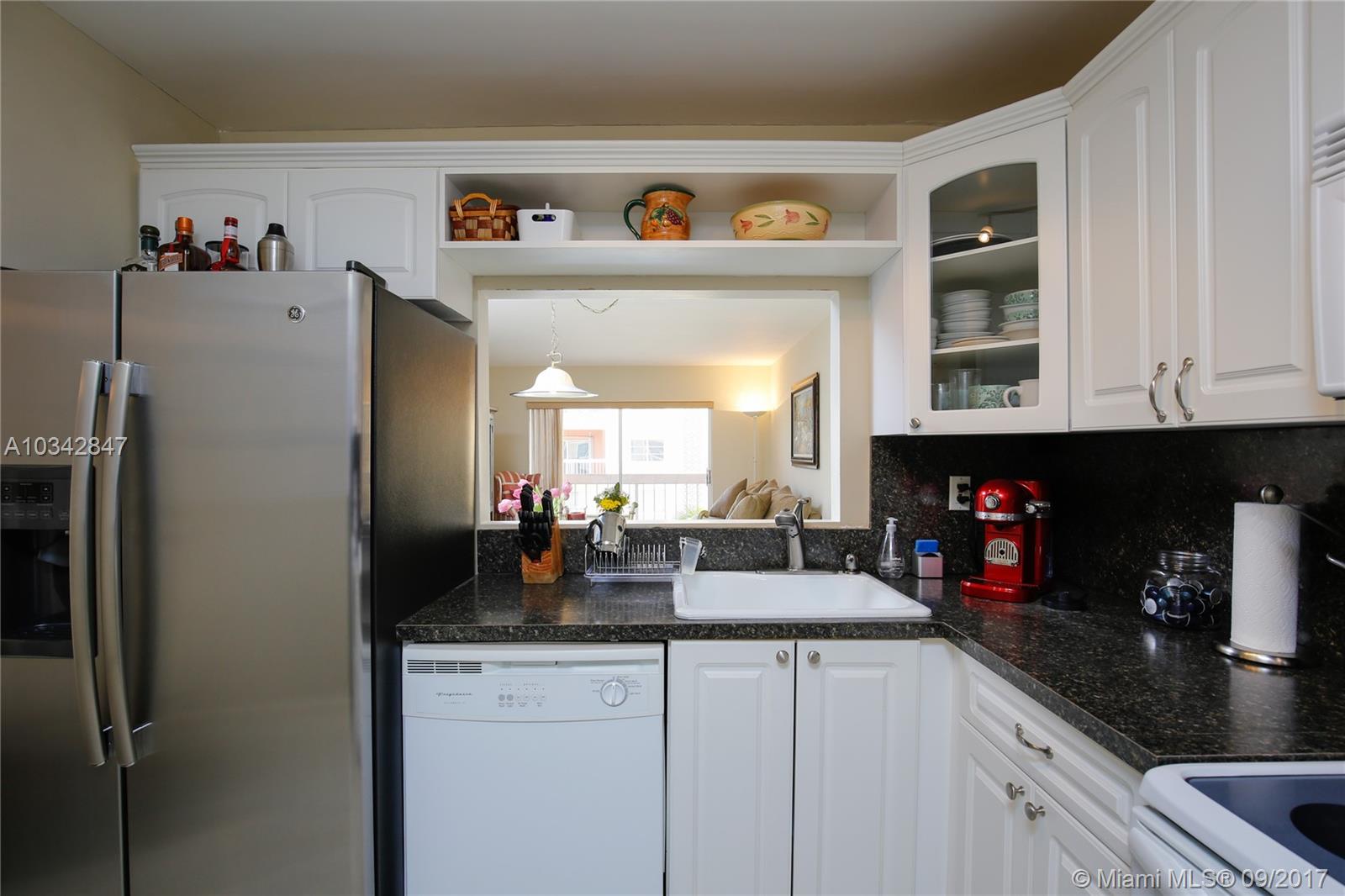 VILLAGE OF KINGS CREEK CO - Residential Lease