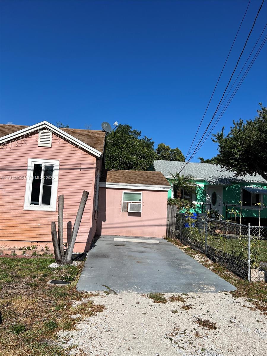 HOLLYWOOD TERRACE - Land