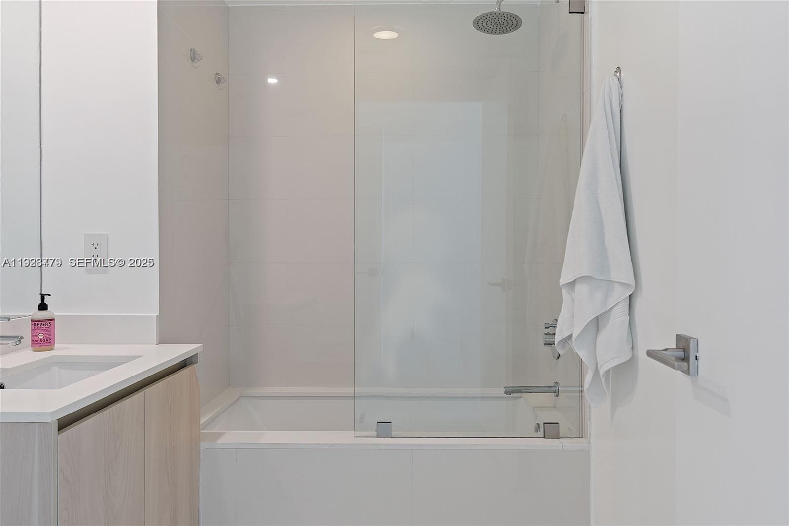 ONE PARAISO CONDO - Residential Lease