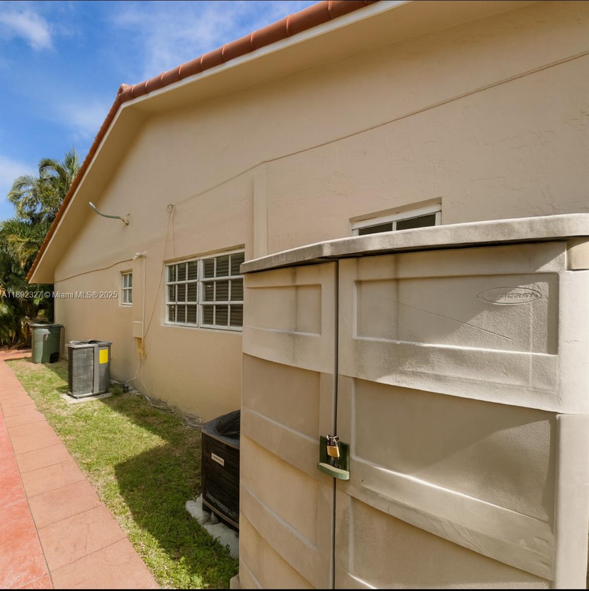 UNIVERSAL DREAM HOMES - Residential