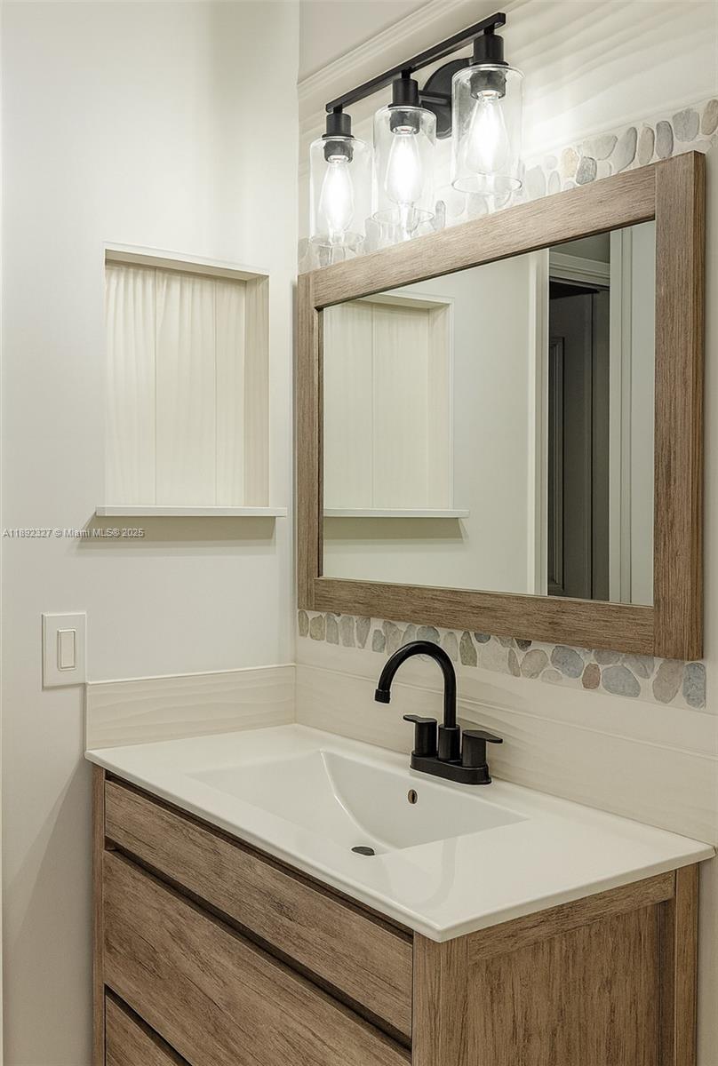 UNIVERSAL DREAM HOMES - Residential